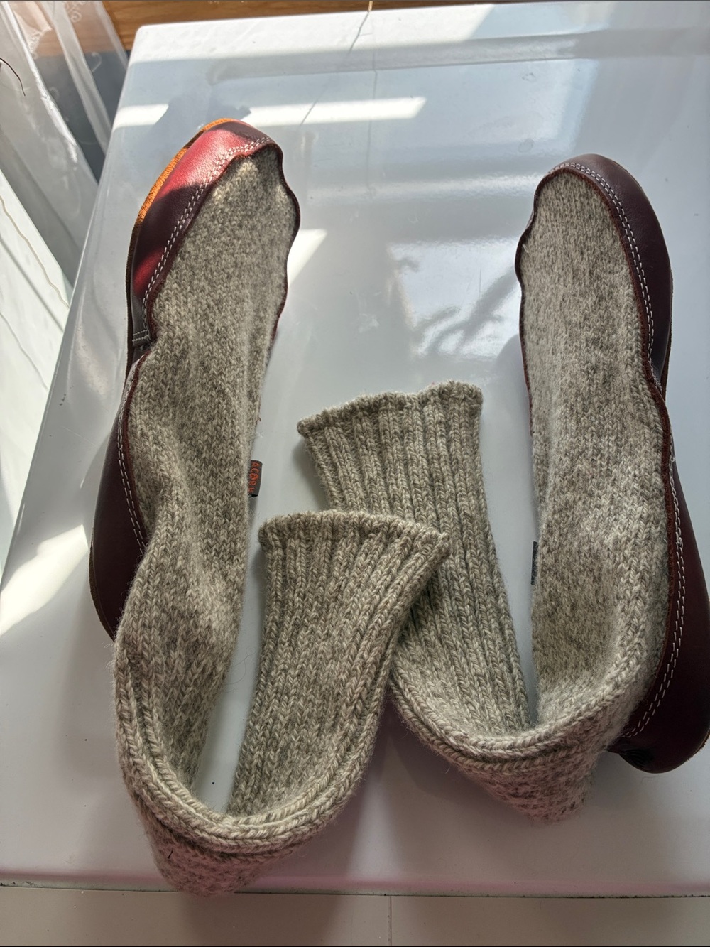 Acorn slipper socks w/ durable suede sole - Picture 4 of 4